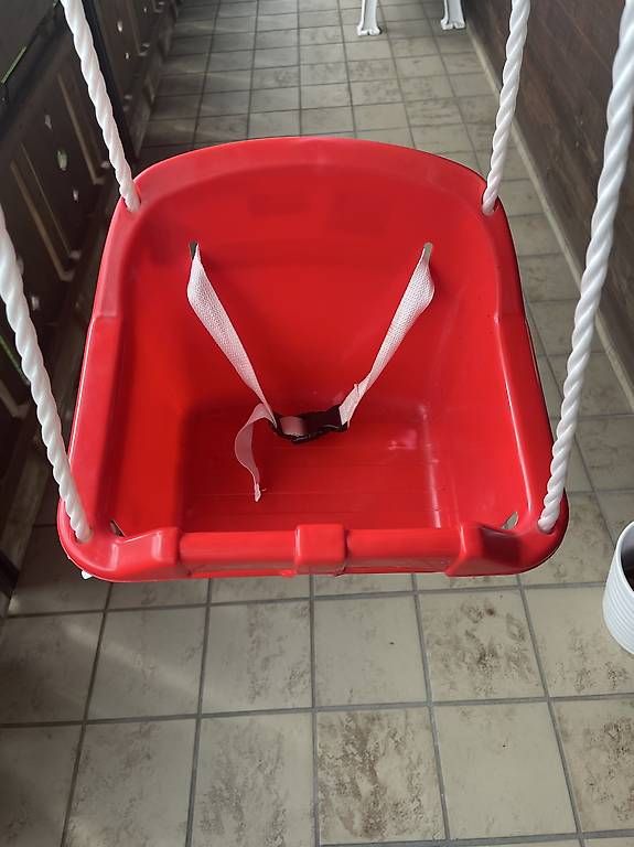 Altre altalene da giardino: Babyschaukel aus Kunststoff – Usato da Abtwil SG venduto da ZOALifestyle 1