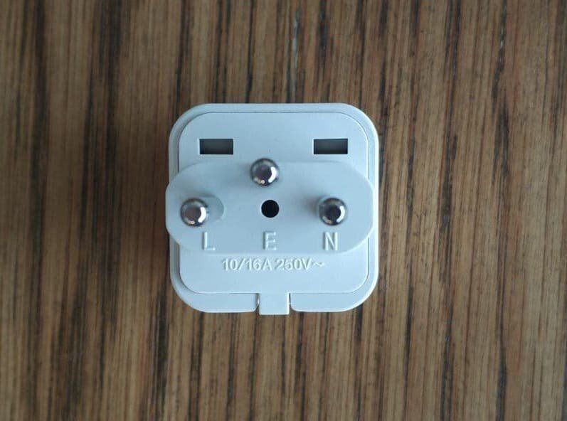 Lecteurs & Adaptateurs: Universal-Adapter Stecker – Neuf (Voir description) à Bottighofen par est_9tkj 1