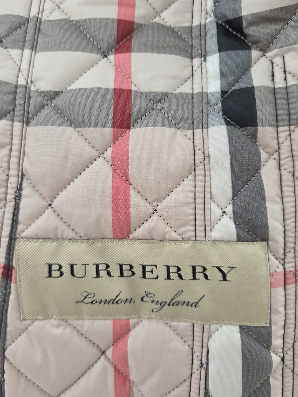 Burberry Giacche: schöne Burberry Steppjacke – Nuovo (secondo la descrizione) da Wiesendangen venduto da Sinhuk 5