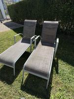 2 Gartenliegen grau