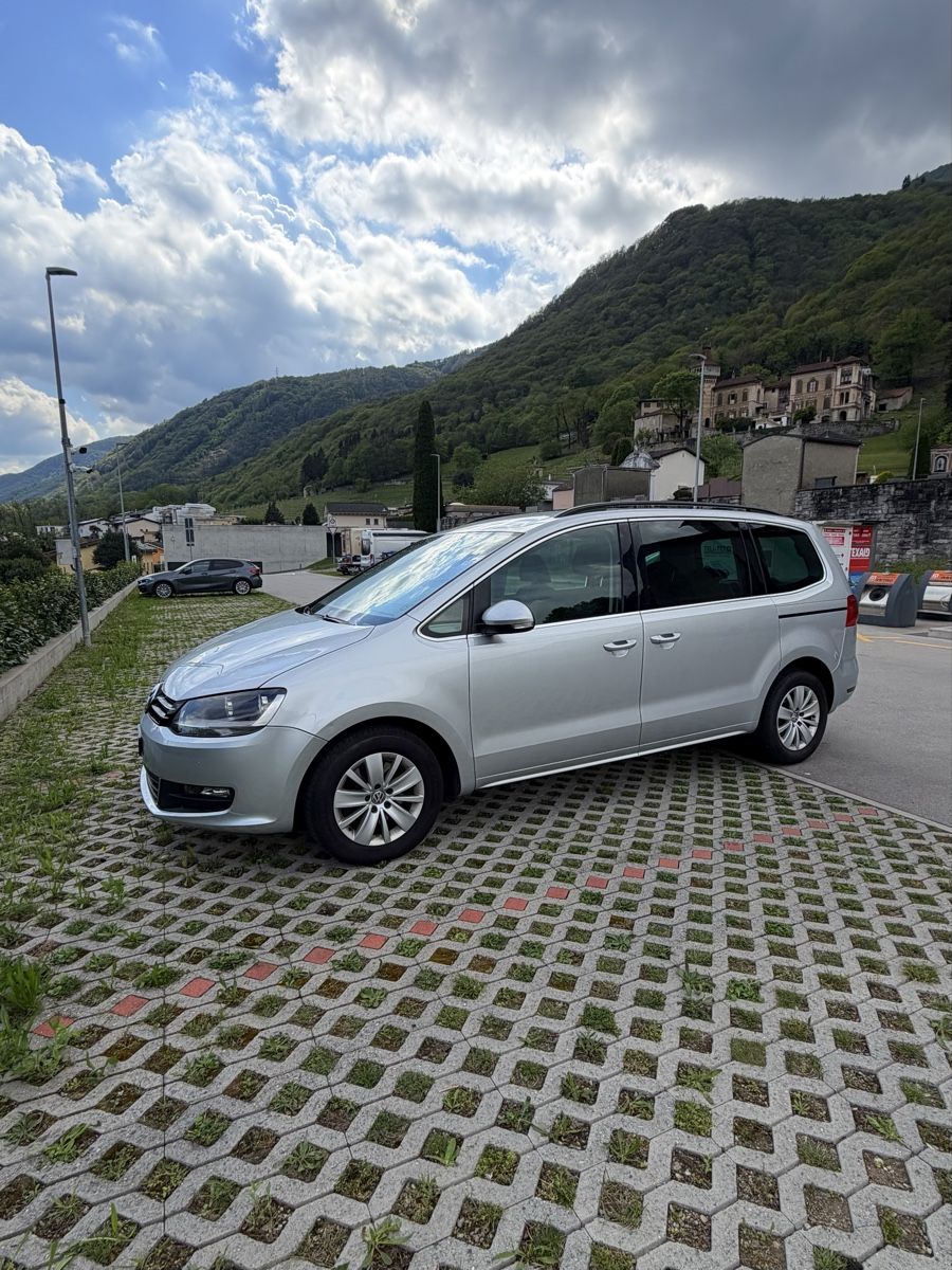 VW Automobili: Vw Sharan 2.0tdi 7 posti – Usato da Taverne venduto da kaj_yt76
