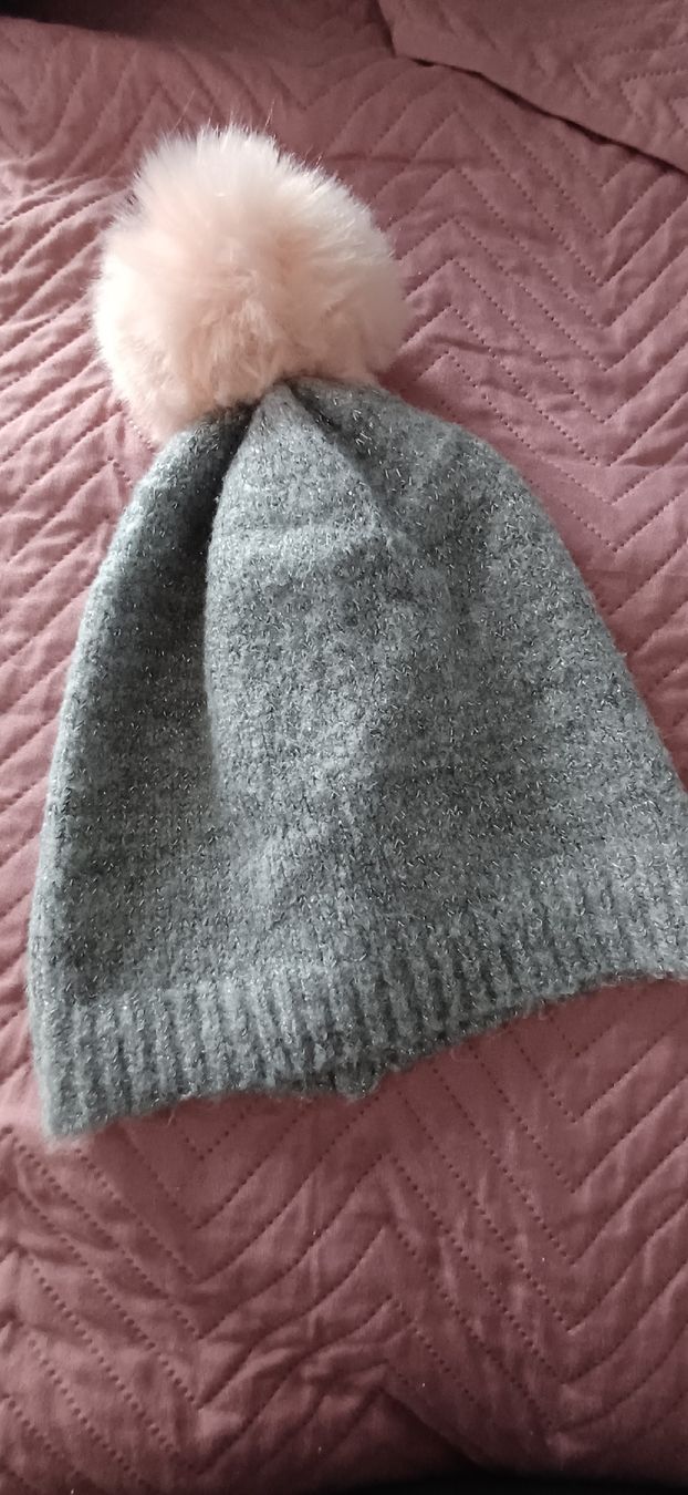 Altro abbigliamento per bambina: Wintermütze grau mit Bommel gebraucht gr.52 – Usato da Riniken venduto da Lessy-