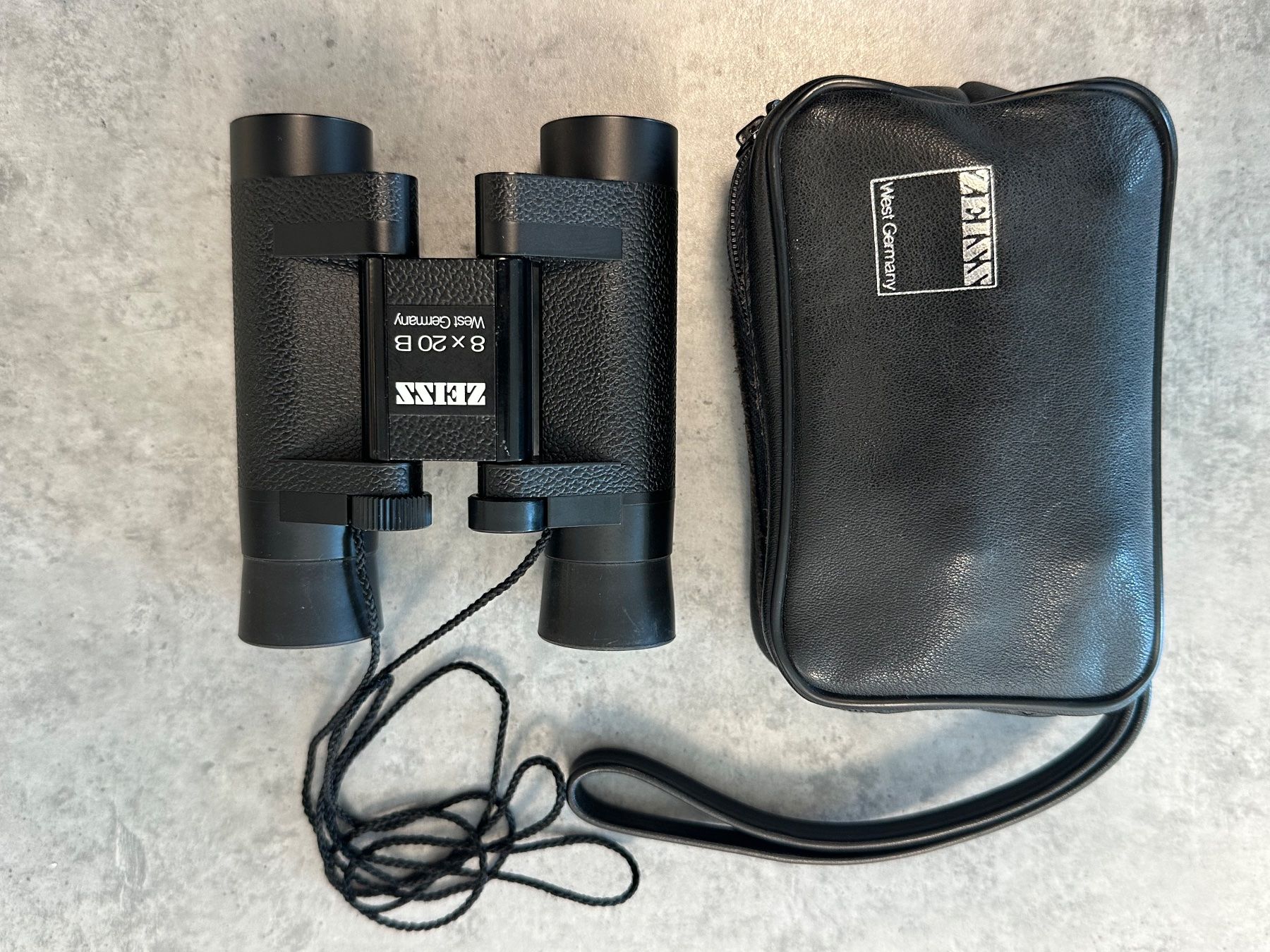 Zeiss Binocoli: Zeiss Fernglas kompakt klein handlich – Usato da Gossau ZH venduto da Foto-Brocki 1