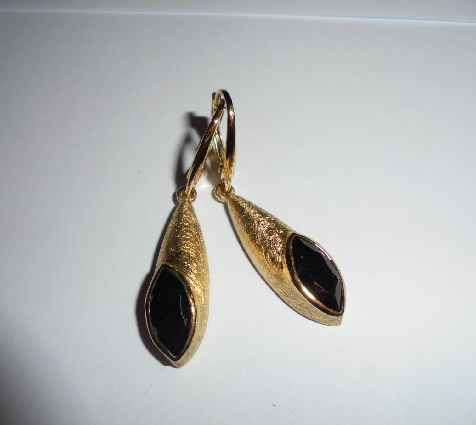 Orecchini pendenti & Orecchini a lobo: Echtschmuck: Onyx-Silberohrringe 925er, vergoldet – Nuovo (secondo la descrizione) da Zuchwil venduto da maumauchi 4