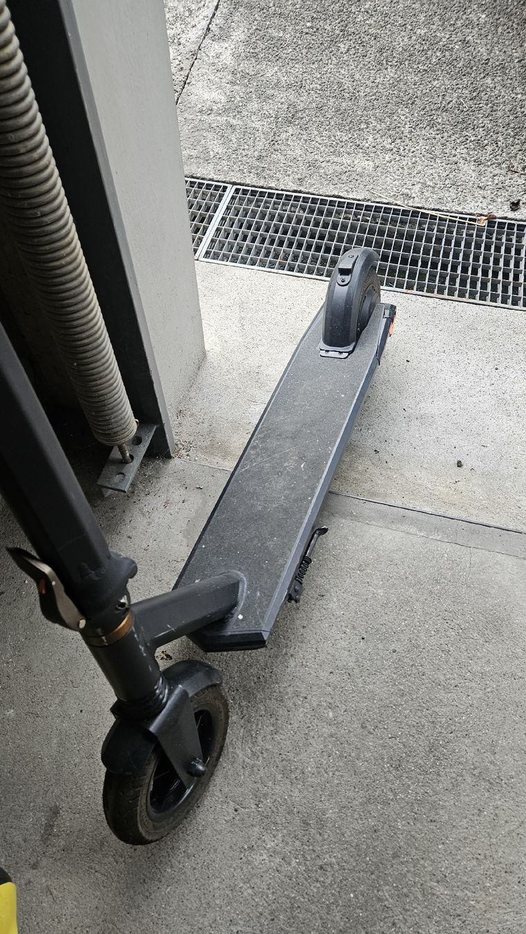 Scooters: E-Scooter GO X-Plorer ohne ladegerät – Defekt aus Sachseln von laz_65cg 3