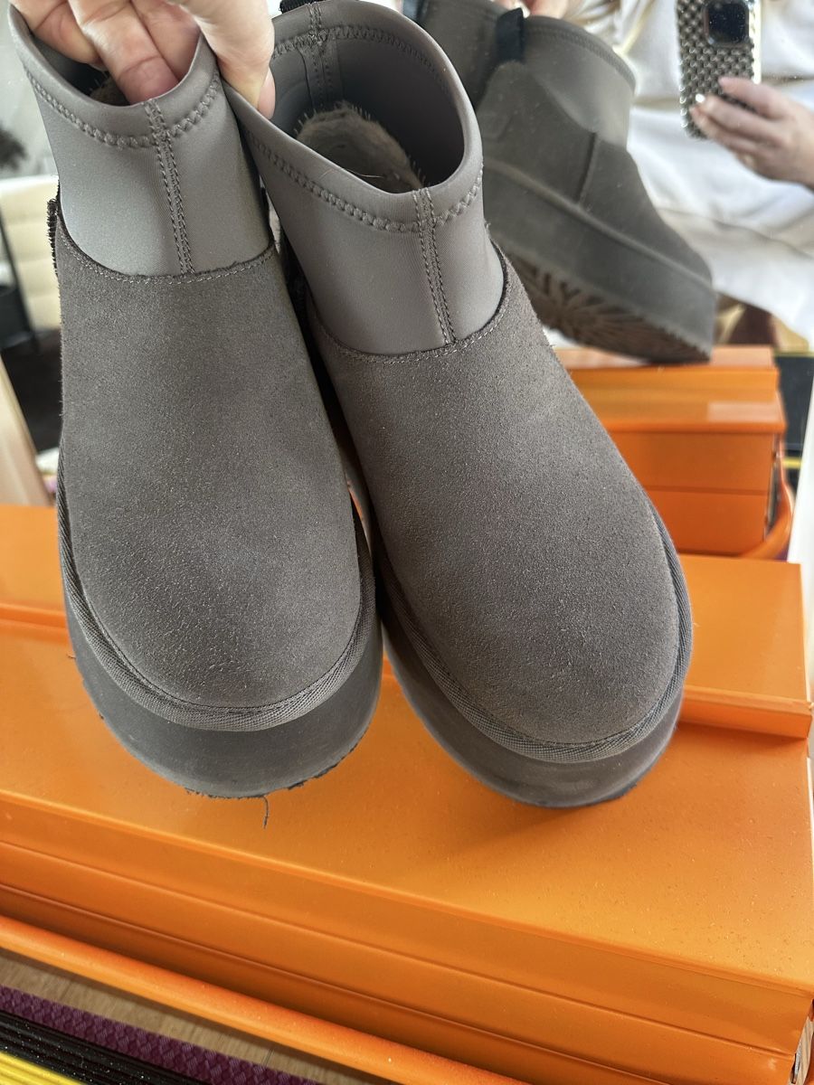 Ugg Scarpe da donna: UGG CLASSIC MINI DIPPER boots snow Plateaustiefelette Zara – Usato da Zürich venduto da Lotta1509 8