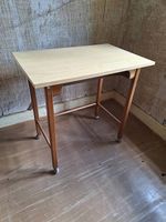 Tisch mit Räder