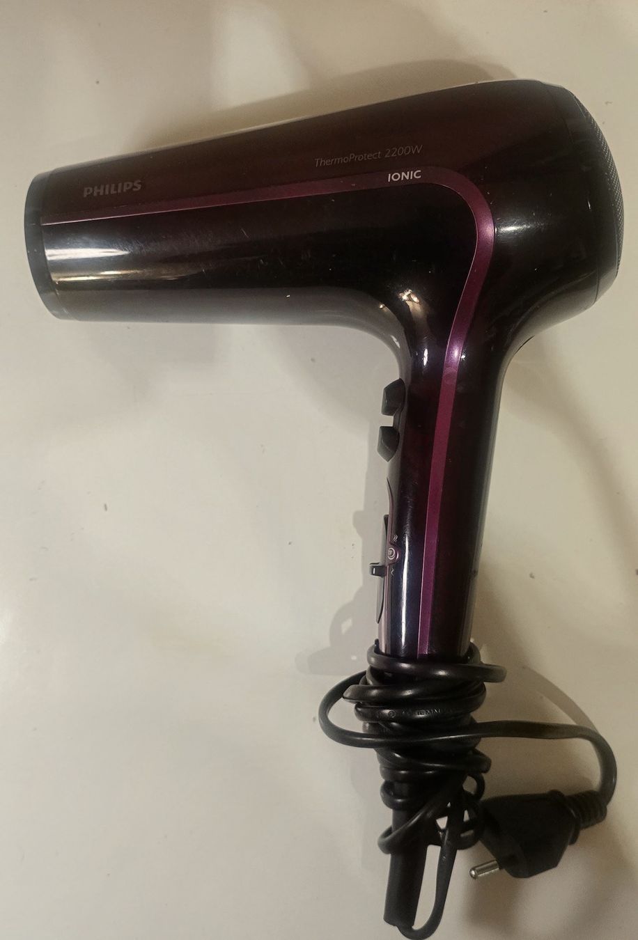 Philips Sèche-cheveux: Philips Haartrockner ThermoProtect 2200W Ionic schwarz – D'occasion à Kreuzlingen par all_fpq6