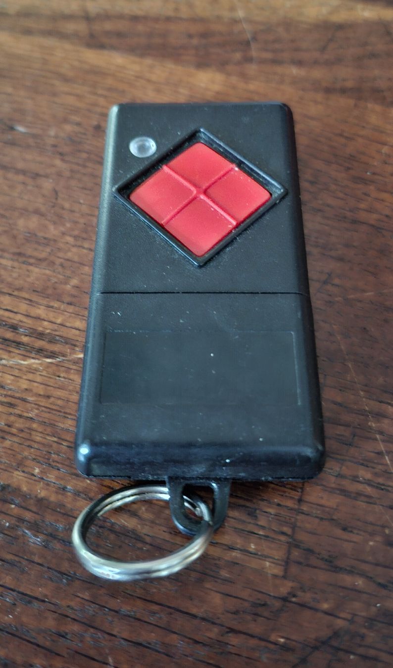 Telecomandi: Garagetor Handsensor – Usato da Sargans venduto da sonja042