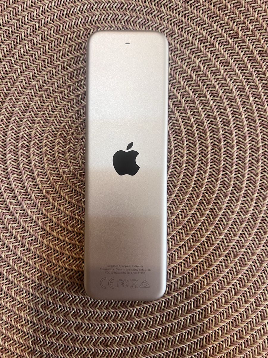 Apple Télécommandes: Apple TV Siri Remote A1962 – D'occasion à Wädenswil par dai_2bcv 1