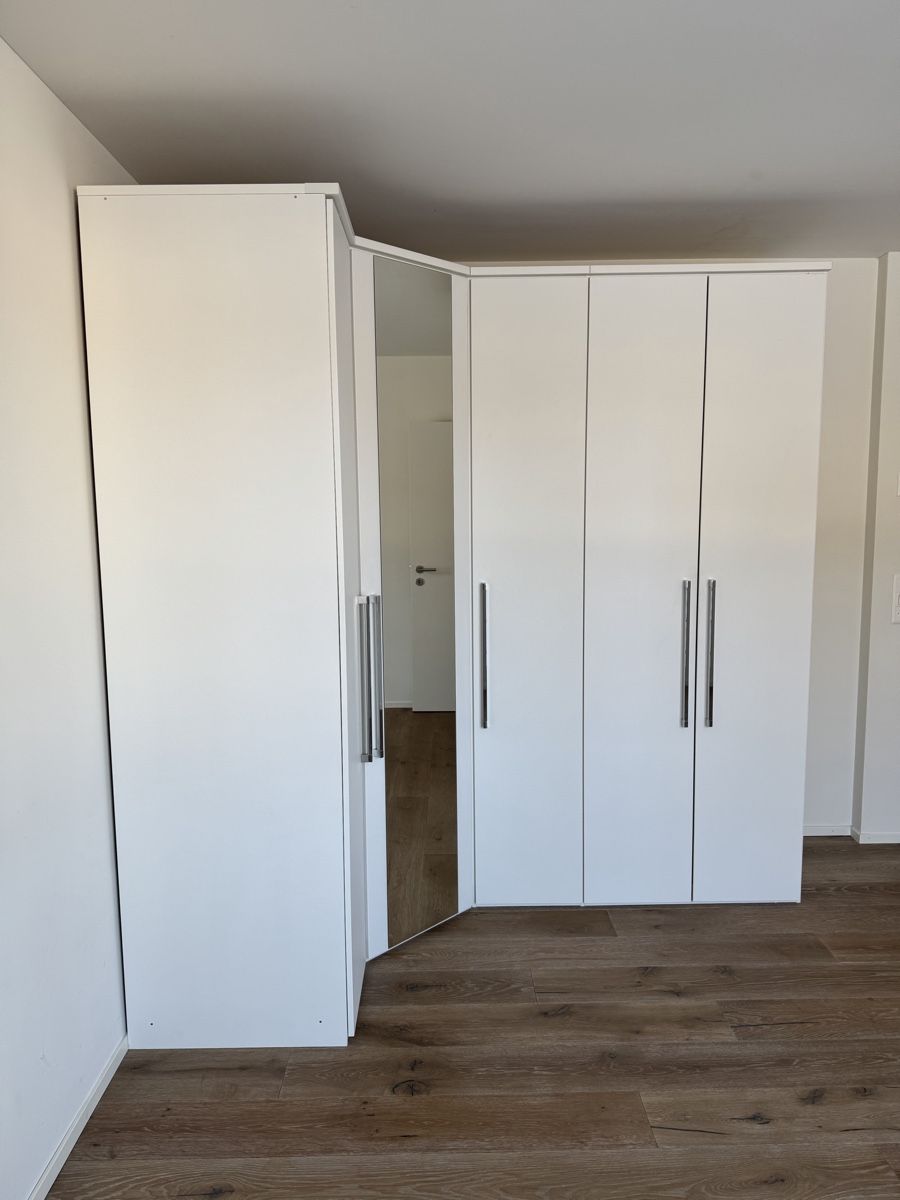 Armadi: Eck-Kleiderschrank – Nuovo (secondo la descrizione) da Gossau ZH venduto da Inineth 1