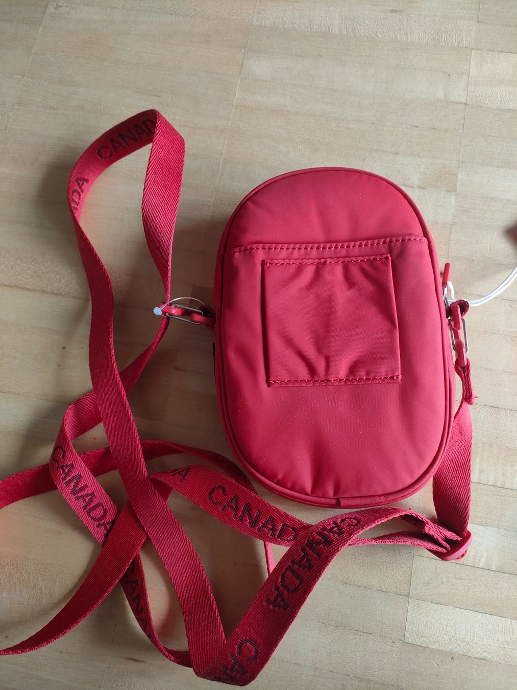 Lululemon Borse: Team Canada 22 Future Legacy Crossbody Bag – Nuovo (secondo la descrizione) da Wil SG venduto da r-tbw6 1