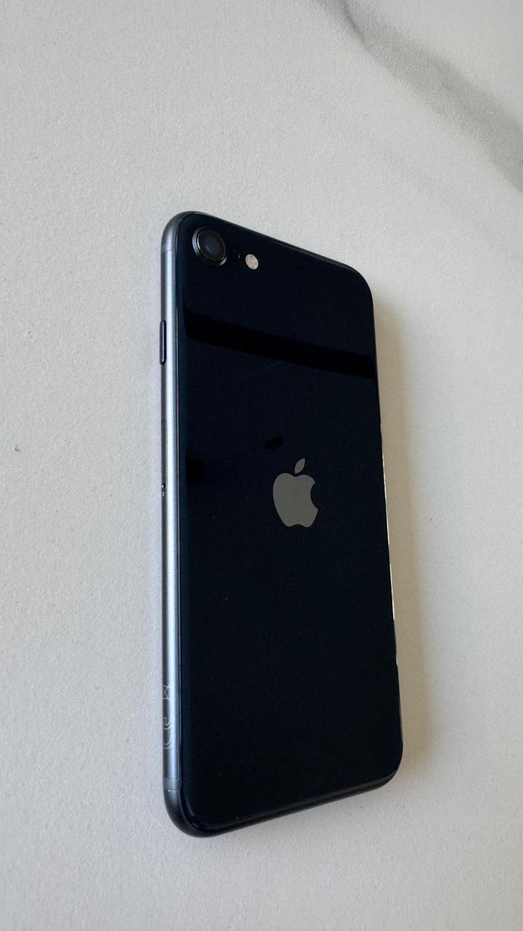 Apple Telefoni cellulari / Smartphones: IPhone SE 3. Gen 2022 / 64GB / 100% – Usato da Kreuzlingen venduto da kaizo 3