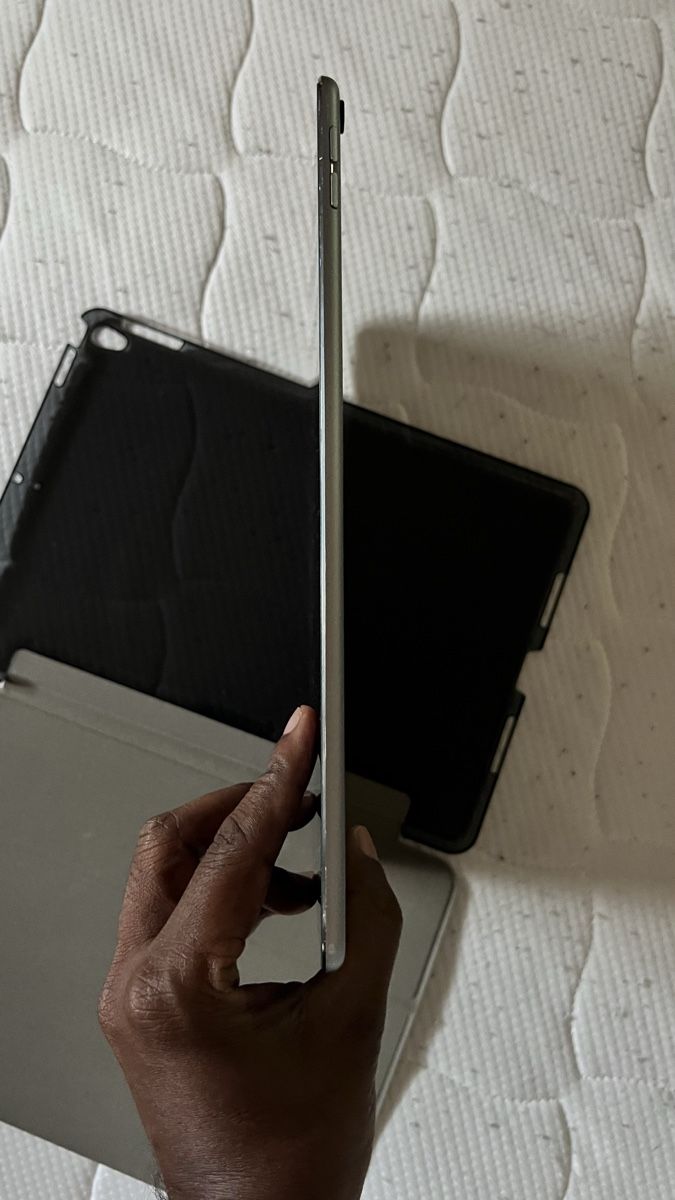 Apple Tablet PC: iPad Pro 10.5 (2017) – Usato da Langnau am Albis venduto da Shankar94 2