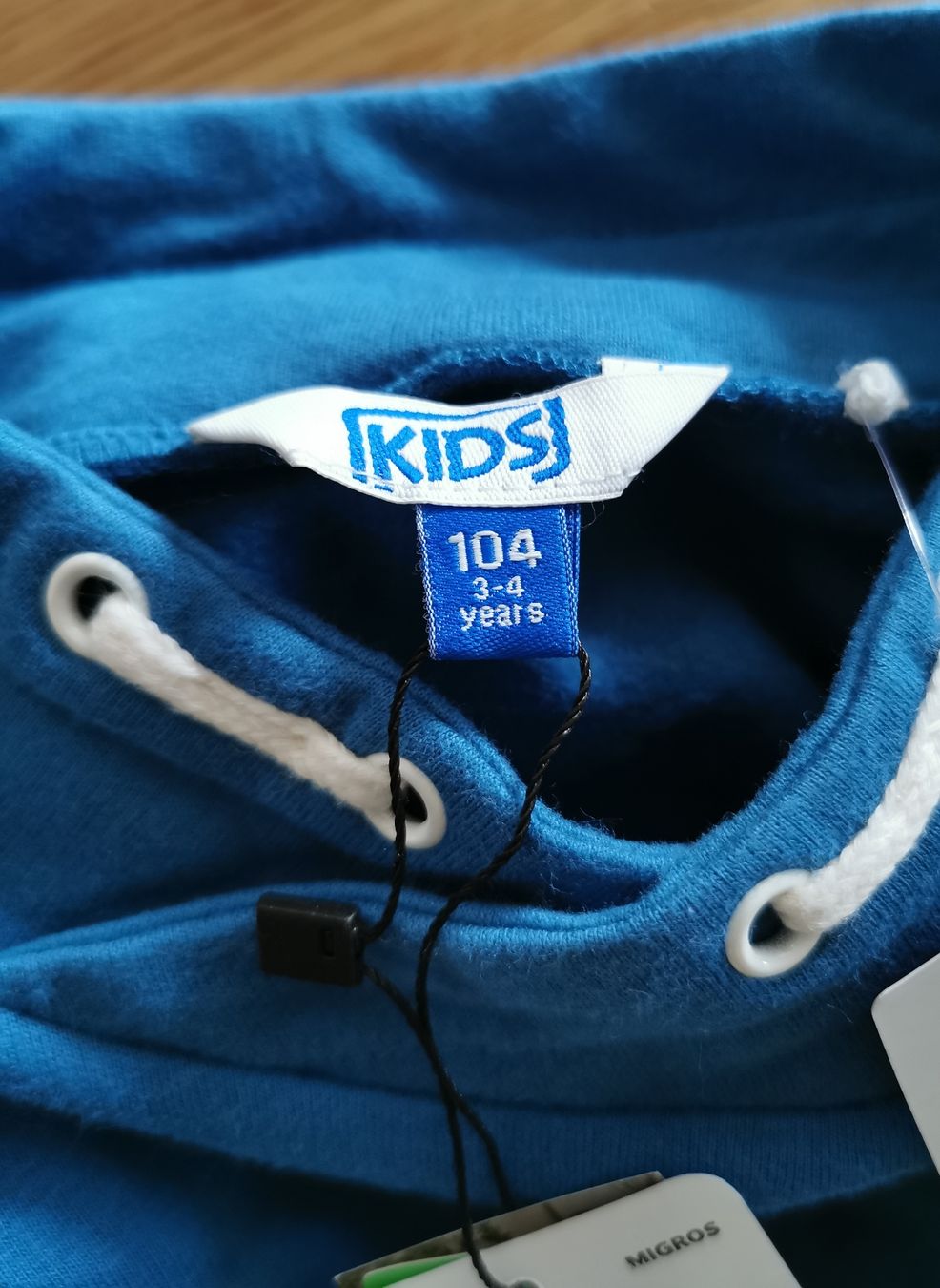 Maglioni & Felpe: Neu,Warm und mit Etikette Pullover, Gr. 104, 100% Baumwolle – Nuovo (secondo la descrizione) da Seuzach venduto da Tureda 2