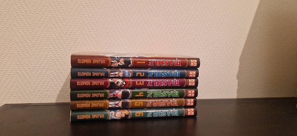 Fumetti: Mashle Tomes 1 à 6 – Usato da Chêne-Bougeries venduto da dav_nt9x