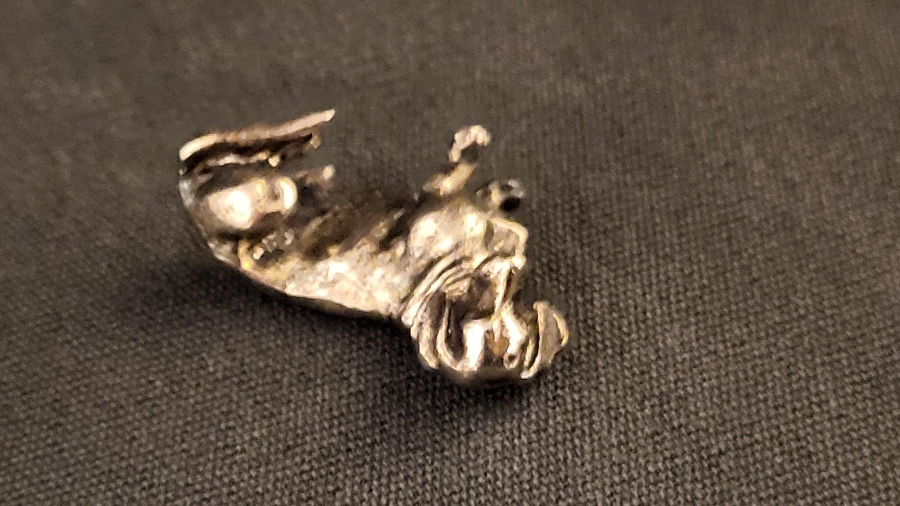 Statuette: Kleiner Metall-Dackel "V" – Usato da Basel venduto da spinne02 5