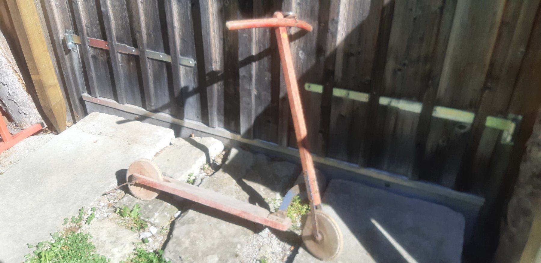 Veicoli per bambini: Antikes Holz - Trottinett – Usato da Wolfhalden venduto da Quiria68