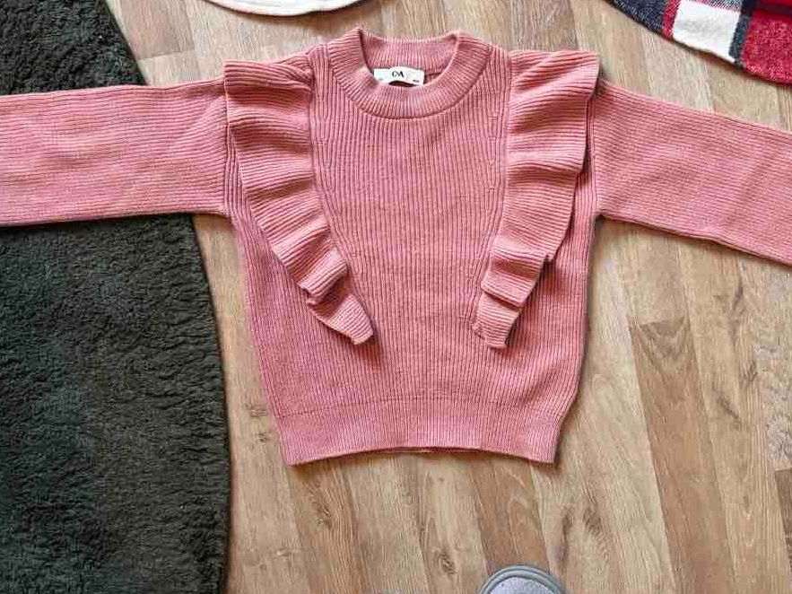 C&A Lotti & Set di vestiti: Set aus 4 Kinderpullovern und einem karierte  Rock Grösse – Usato da Steffisburg venduto da TelmaG 1