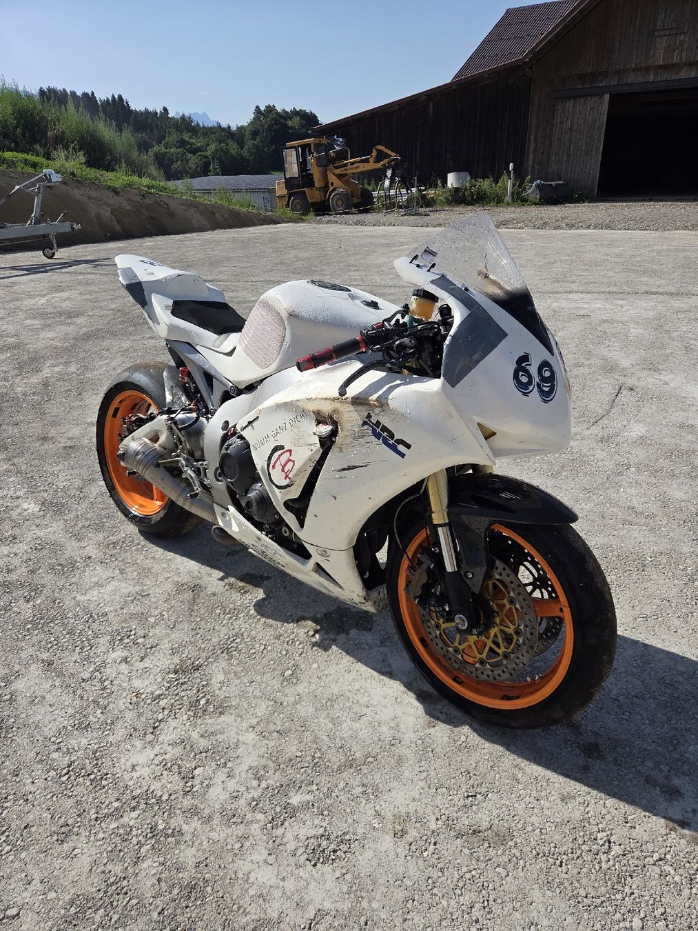 Honda Strada: Honda CBR1000RA Fireblade SC59 – Usato da St.Gallenkappel venduto da Torom 9
