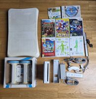 Nintendo Wii Mega Pack – Console + Balance Board + 8 Jeux