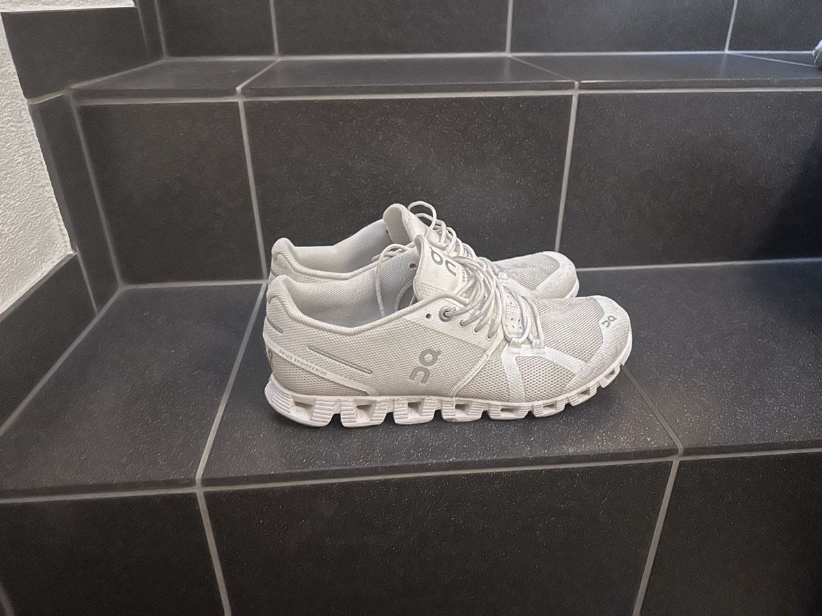 On Scarpe da donna: ON Cloud Laufschuhe Weiss Gr. 40 Damen – Usato da Gossau SG venduto da lav_5wqq