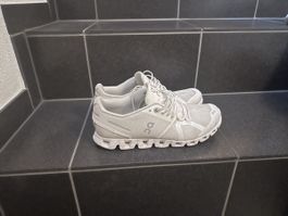 ON Cloud Laufschuhe Weiss Gr. 40 Damen