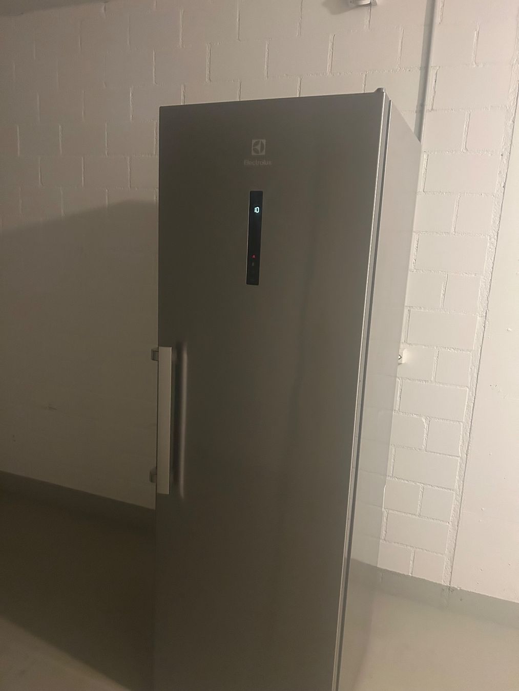 Réfrigérateurs: Kühlschrank Electrolux – Défectueux à Zürich par Barca10