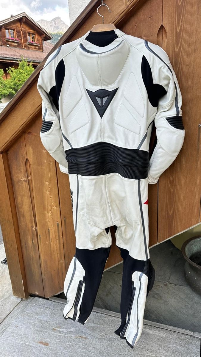 Dainese Completi: Dainese Lederkombi (Gr: 52) – Usato da Lauenen b. Gstaad venduto da Andras_68 1