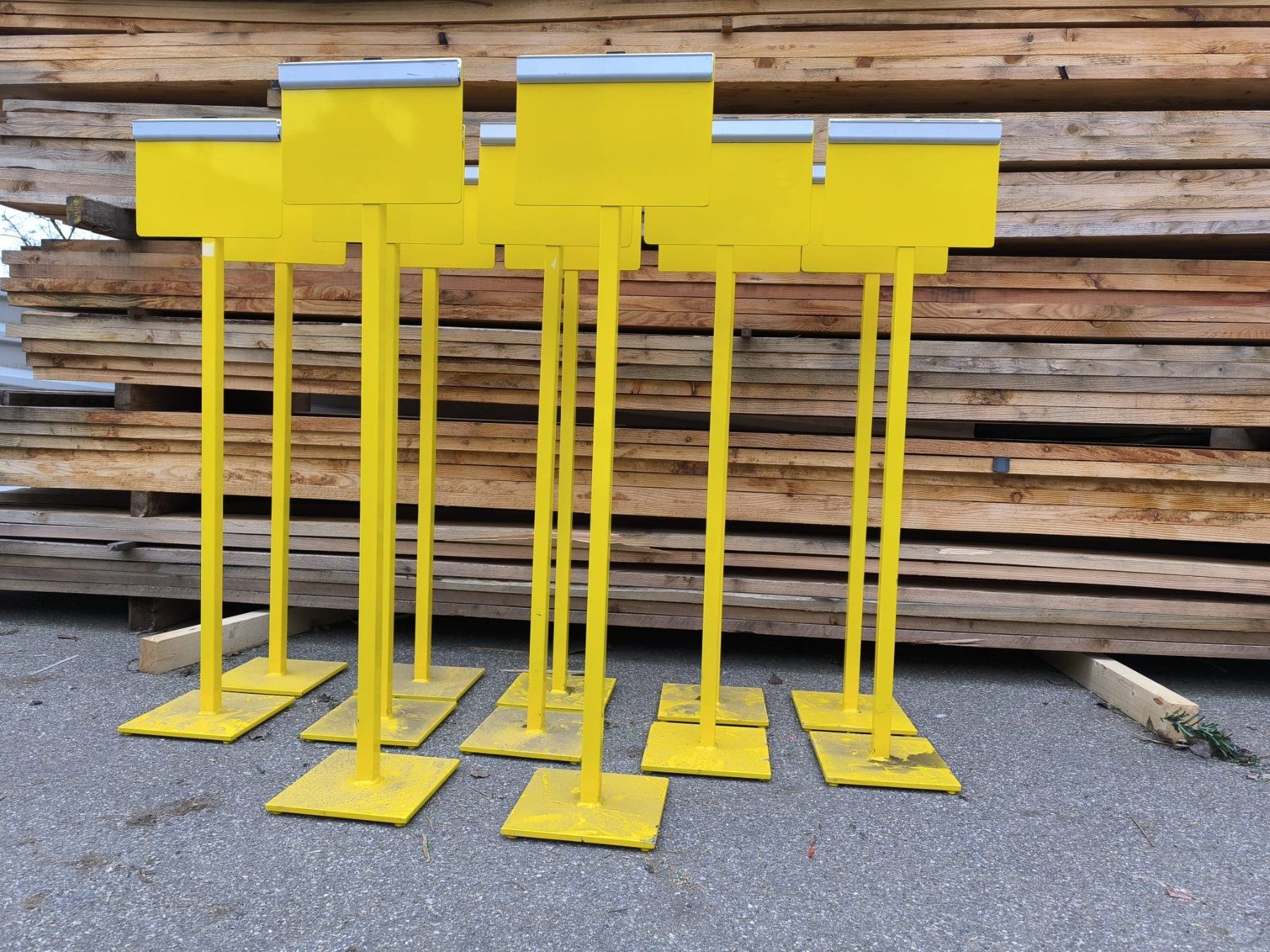 Sonstige Dekorationen & Accessoires: Plakatständer mit Fuss, Kundenstopper – Gebraucht aus Bern von AlexV17 5