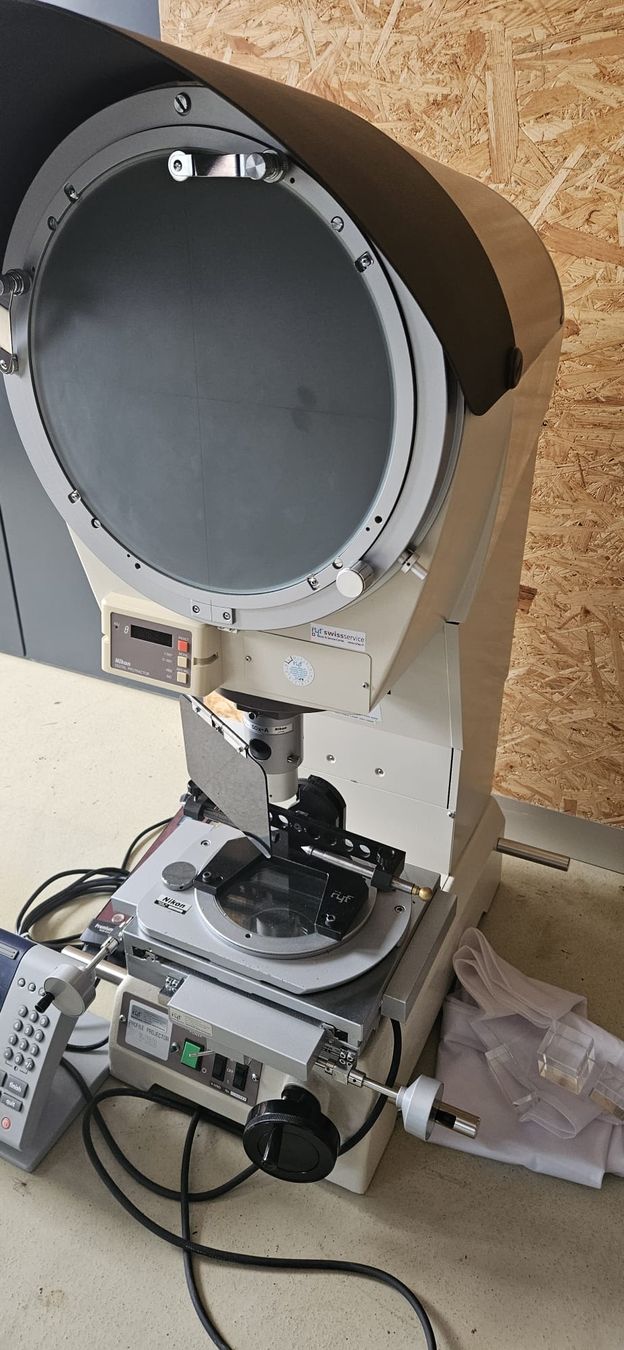 Sonstiges zu Optik: projecteur de profil Nikon VB12 – Gebraucht aus Grenchen von aud_m6jg