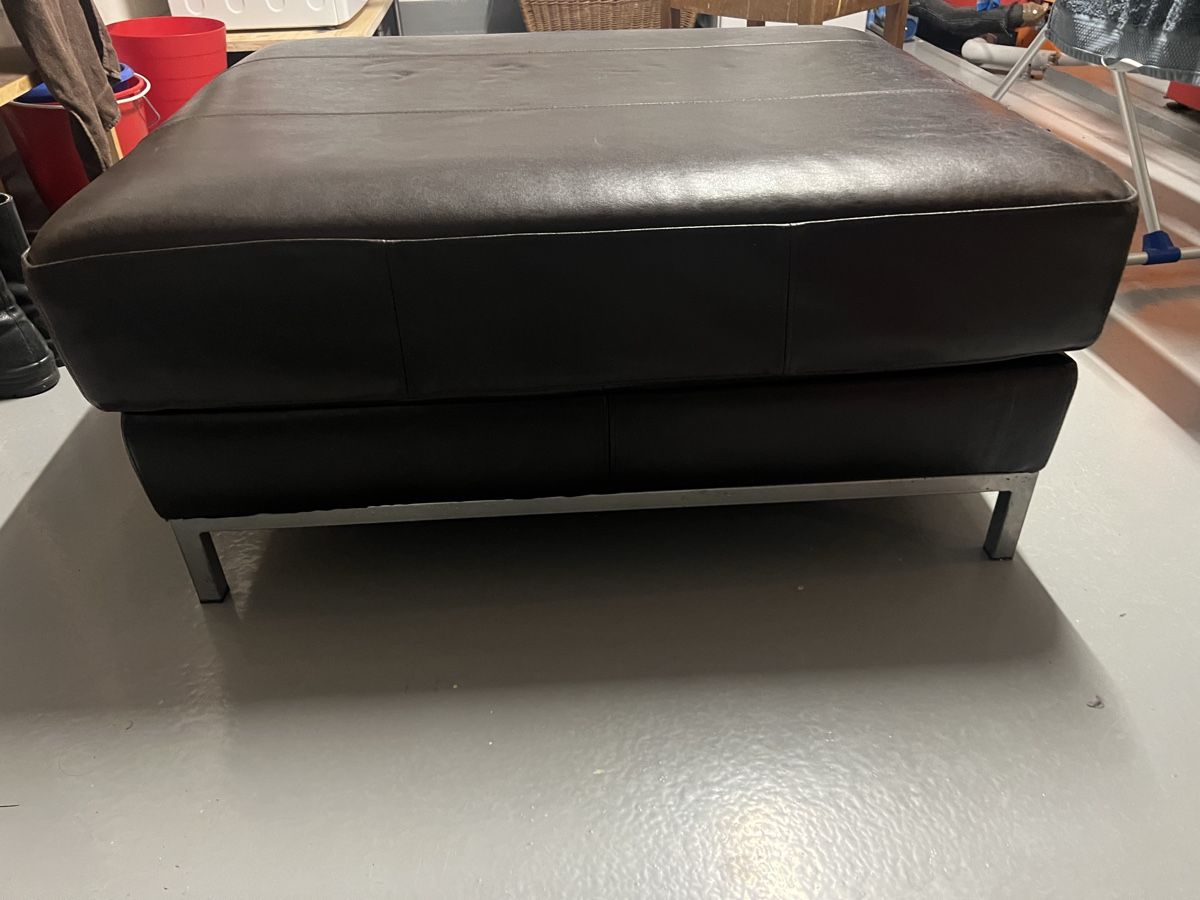 Ikea Hocker: Lederhocker – Gebraucht aus Hagenbuch ZH von foensi82 1
