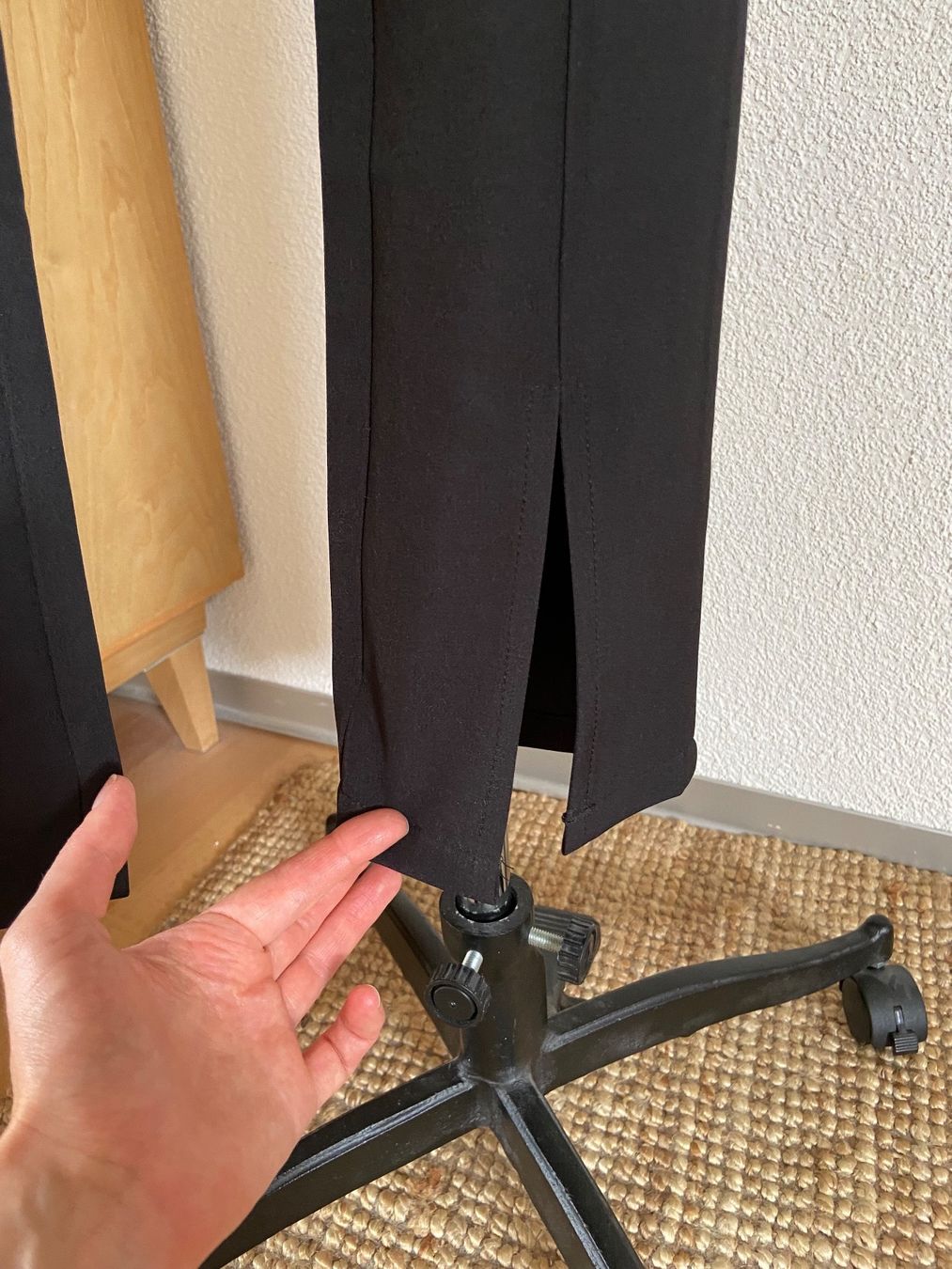 Hosen: Schöne Hose mit Schlitze / Schlitzhose – Neu (gemäss Beschreibung) aus Evilard von Mikhaylova 3