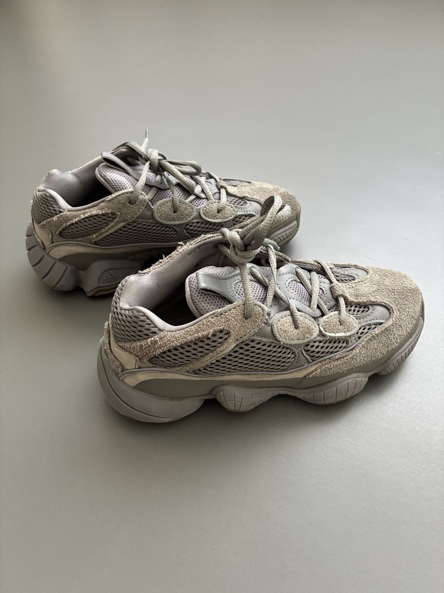 Adidas Herrenschuhe: Adidas Yeezy 500 Schuhe – Gebraucht aus Zürich von cla_pm5d 5