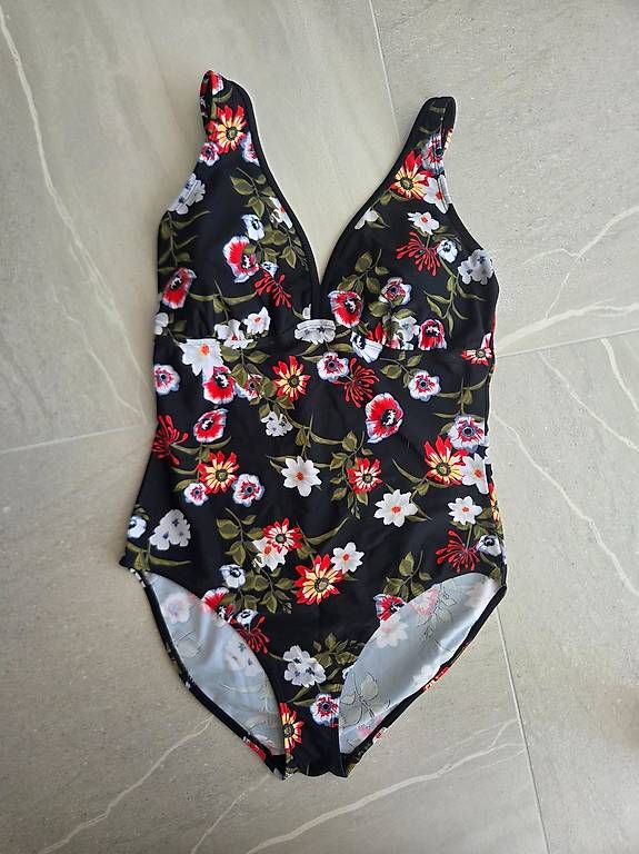 Costumi da bagno & Bikini: Badeanzug Bonprix – Nuovo (secondo la descrizione) da Wängi venduto da Bibo4.