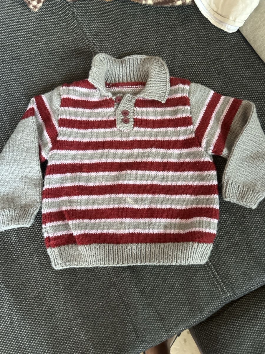 Pulls et sweat-shirts: Handgestrickter Knabenpullover – Neuf (Voir description) à Wiedlisbach par sku_mld6
