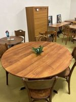 Grosser Holztisch, Beizentisch, Horgen Glarus Gussfuss