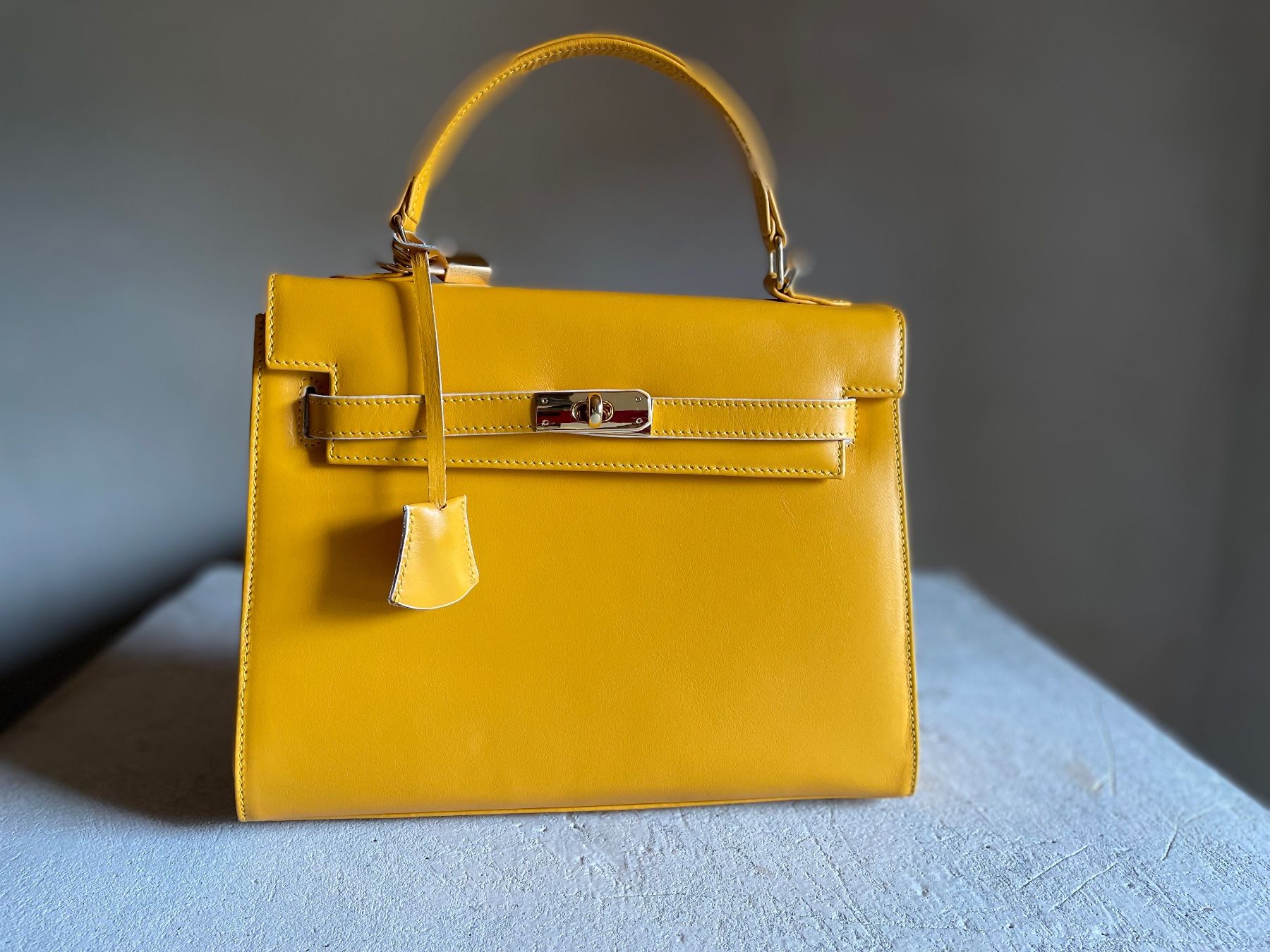 Vera Pelle Borse: Senfgelbe Vintage-Ledertasche – Nuovo (secondo la descrizione) da Muzzano venduto da mhf_zrj6