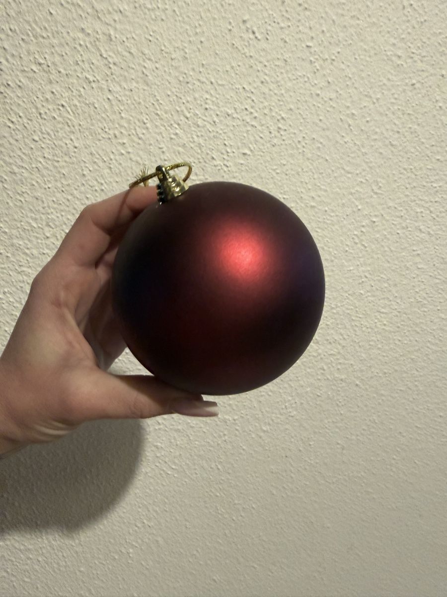Manor Alle Dekorationen: Weihnachtskugeln, bordeaux rot, matt, Weihnachtsdeko – Gebraucht aus Affoltern am Albis von user1191