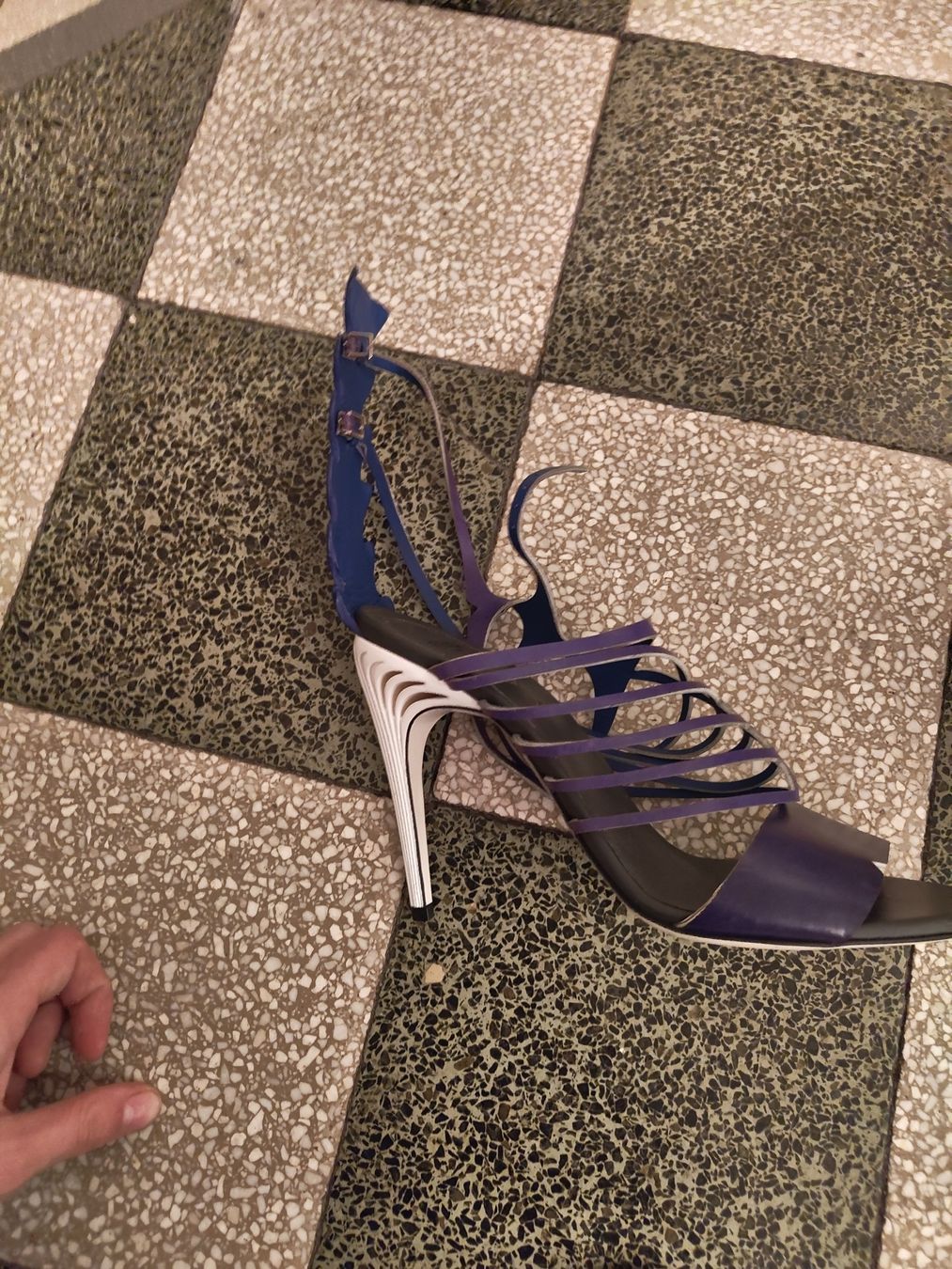 Fendi Damenschuhe: FENDI Black & White Heels - Size 41 – Gebraucht aus Zürich von fra_8gb9 1