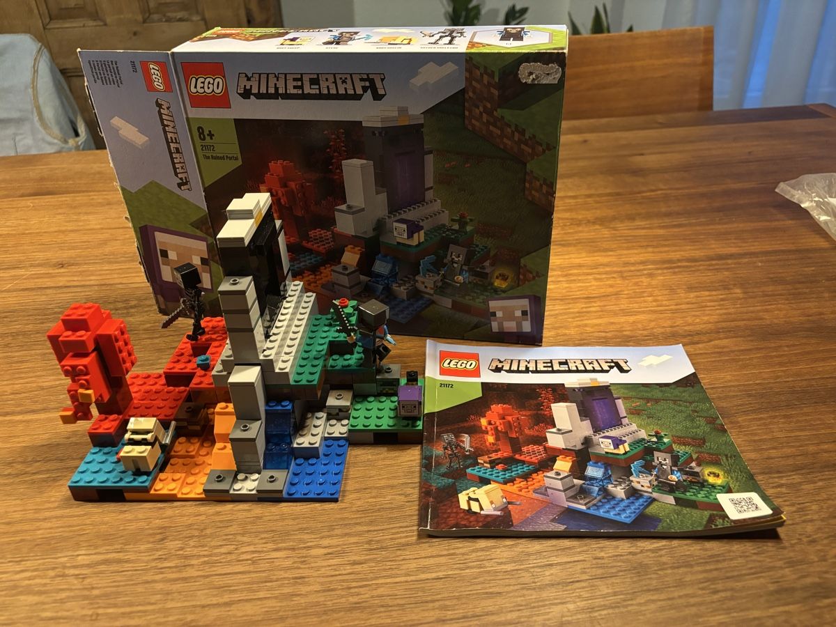 Lego Spielzeuge: Lego Minecraft 21172 – Neu (gemäss Beschreibung) aus Allschwil von CaSu-