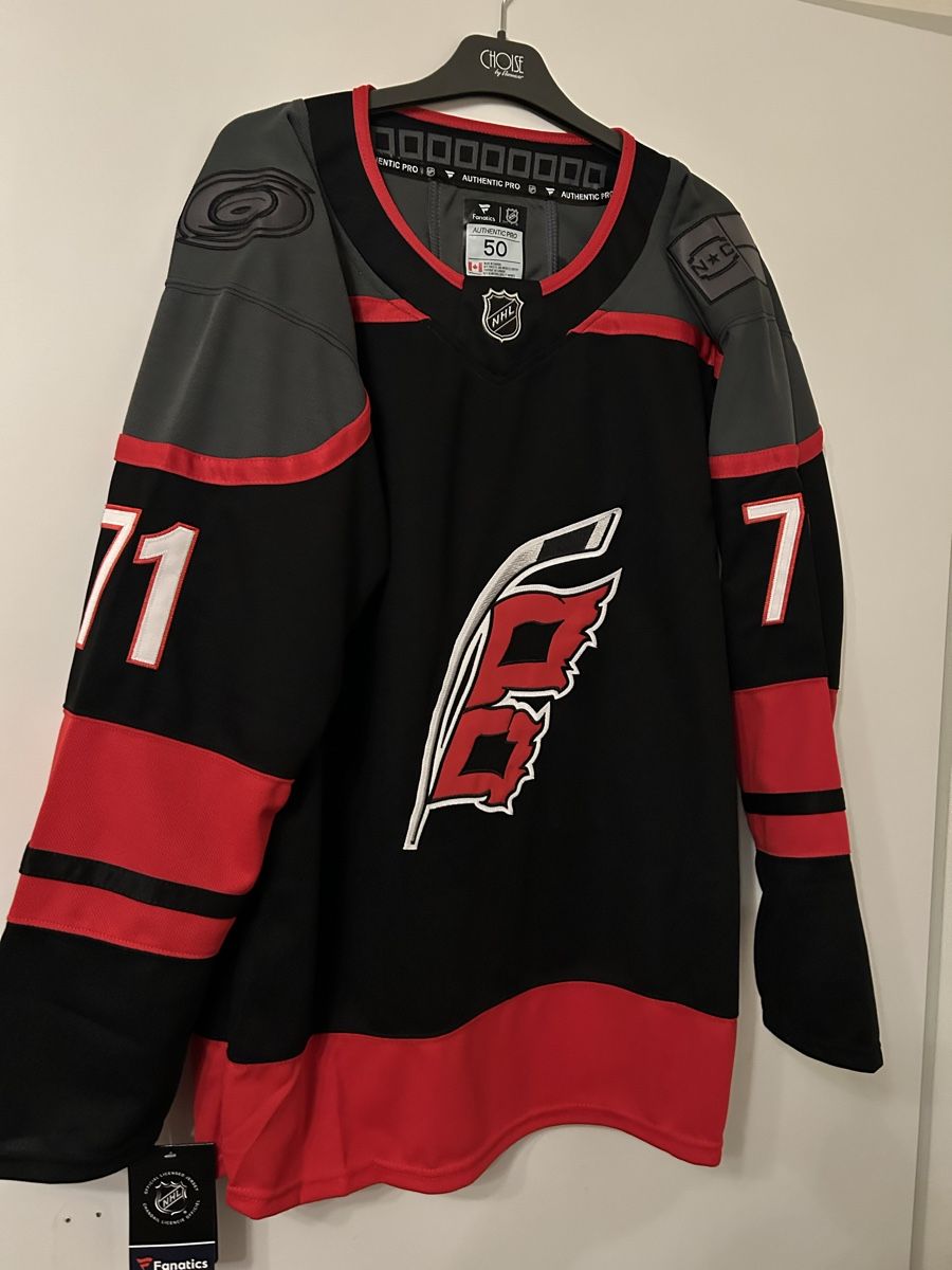 Canottiere & Pantaloni: CarolinaHurricanes #71Hall Jersey – Nuovo e nell'imballaggio originale da Effretikon venduto da PrimeTimeB