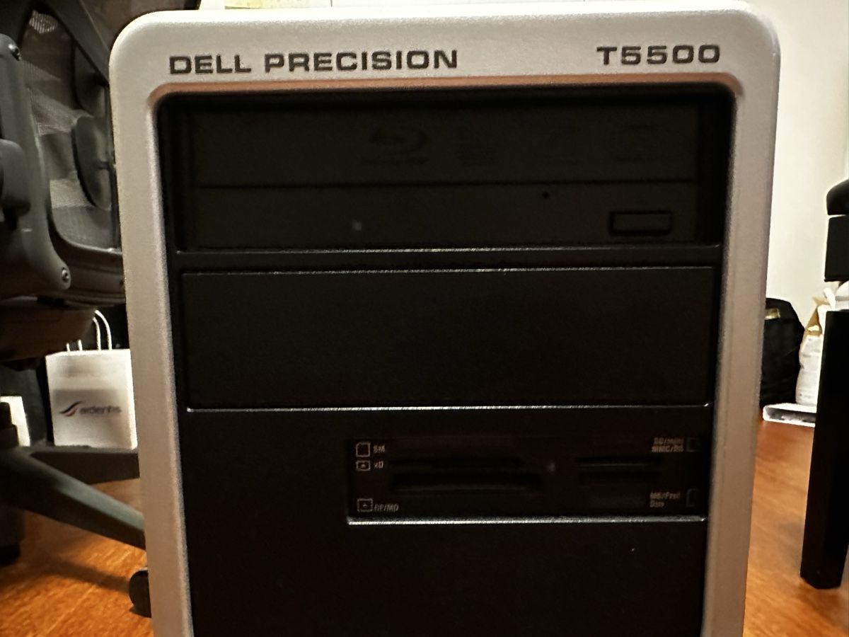 Dell PCs: Dell Precision T5500 PC with Keyboard & mouse - no hard disk – D'occasion à Pully par farzin 2