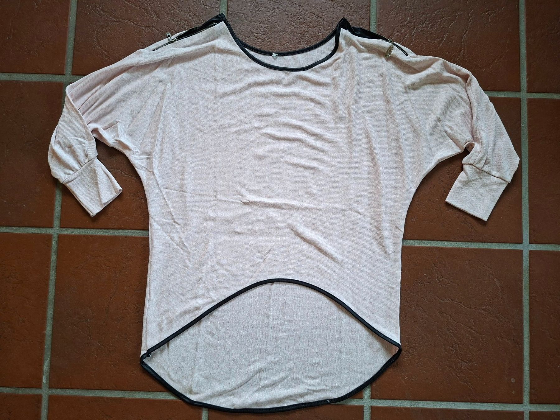 Maglioni & Felpe: Chicorée; rosa Pullover mit Schulterdetail Gr. S – Usato da Boniswil venduto da Totomat-Lady