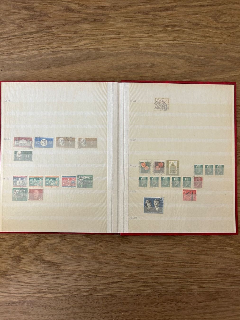Tutti i francobolli: Doublettenalbum und zwei Couverts DDR – Usato da Seuzach venduto da Parasolmountain 8