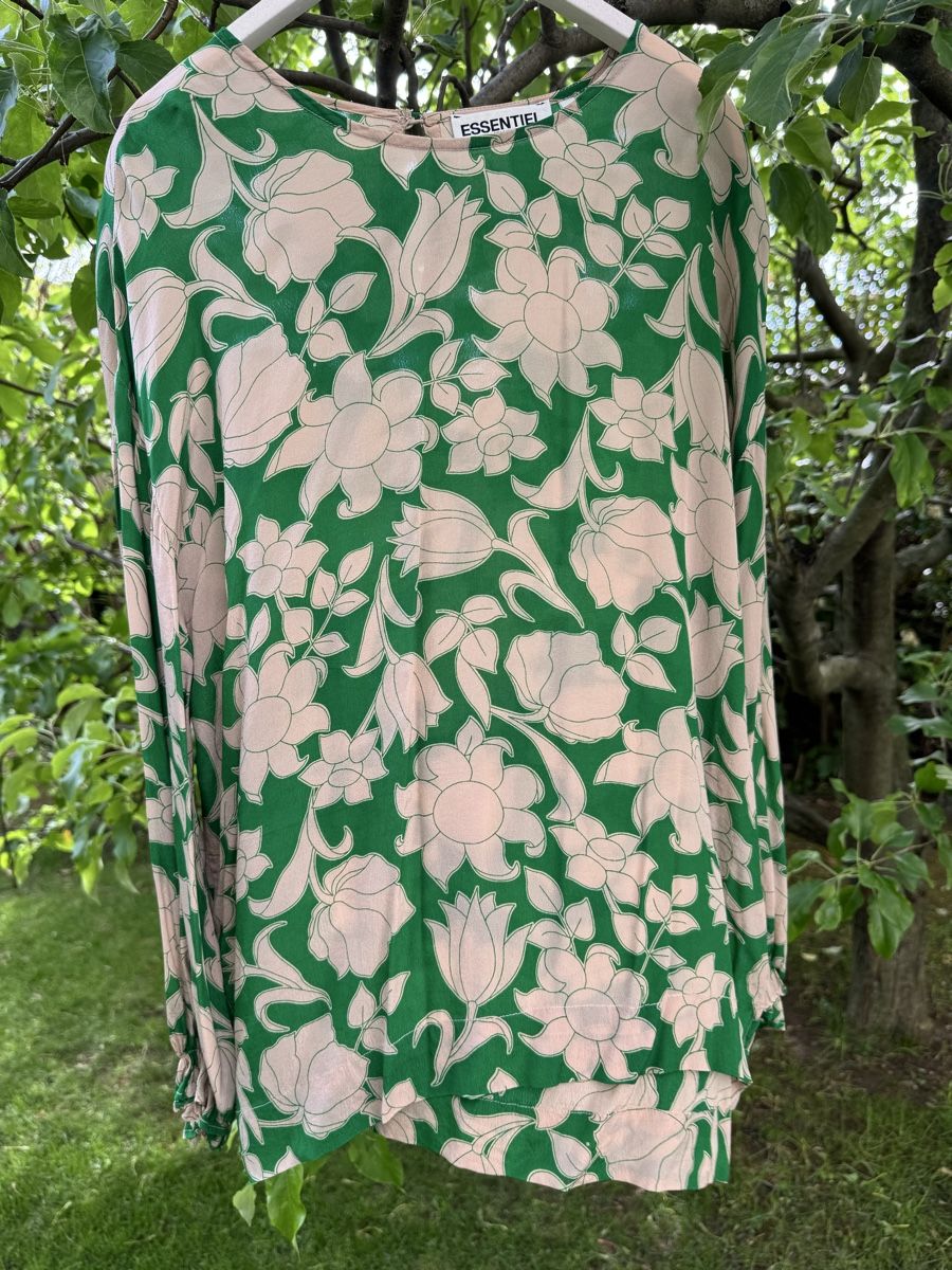 Essentiel Antwerp Camicette: Bluse Essential Antwerp Trendfarbe grün – Usato da Zürich venduto da lui_wxz9 1