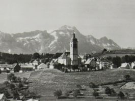 Speicher mit Säntiskette , Kirche