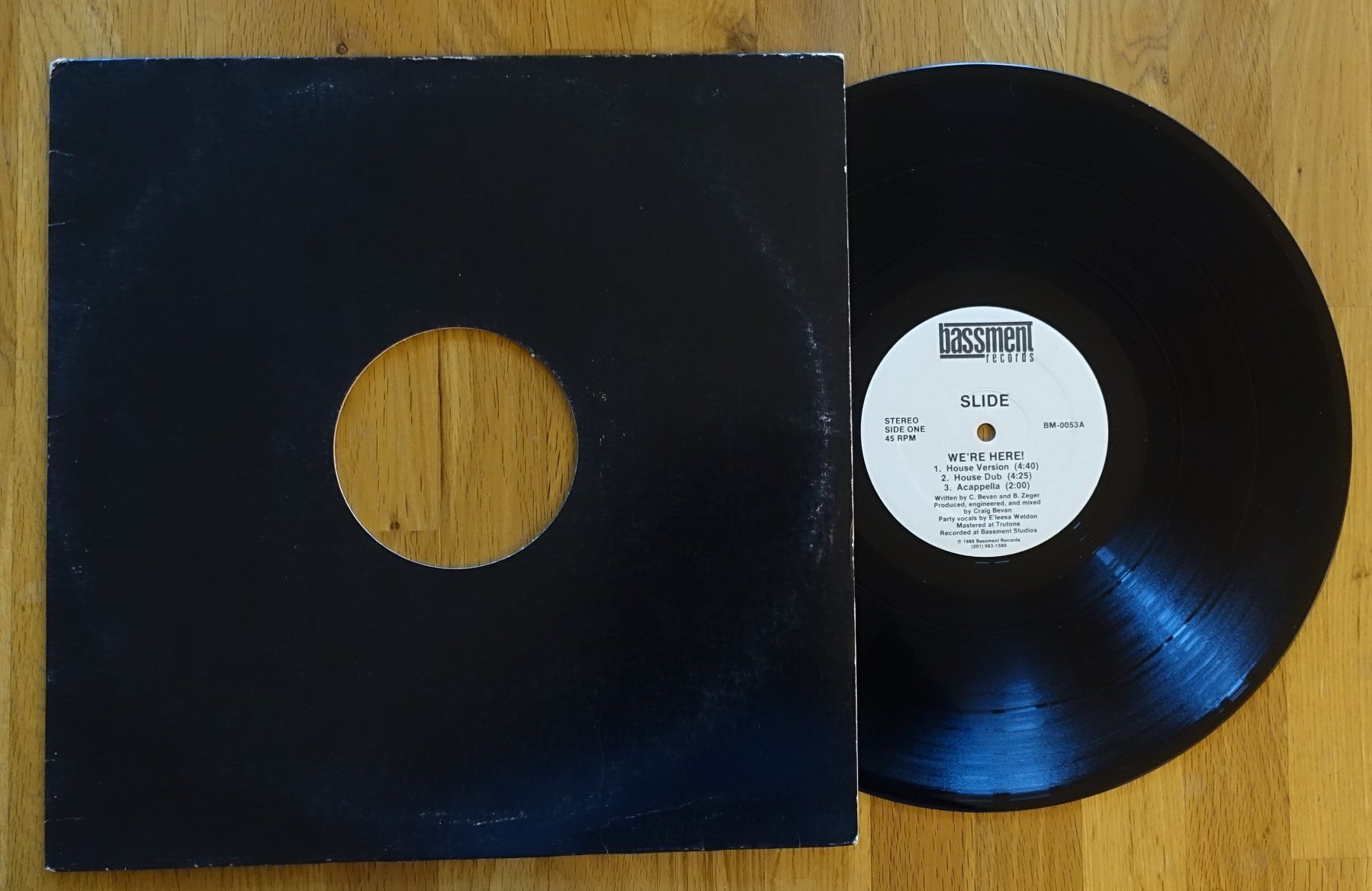 Dischi in vinile: Slide – We're Here! - MAXI - T – Usato da Sessa venduto da discoverymedia