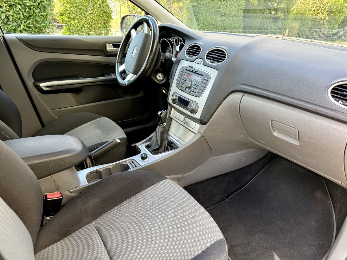Ford Automobili: Ford Focus 1.6i (2010) – Usato da Zeiningen venduto da Eagleeye2 8