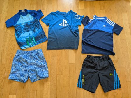 Grösse 128-140 (inkl. Sports Set Bade Tshirt & Badehosen)